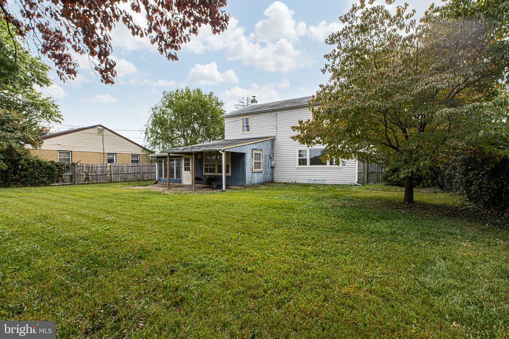 8 COLESBERY DRIVE