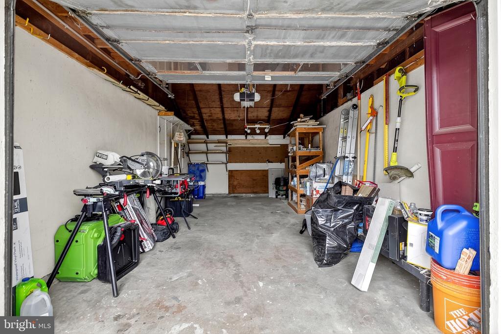 8 COLESBERY DRIVE