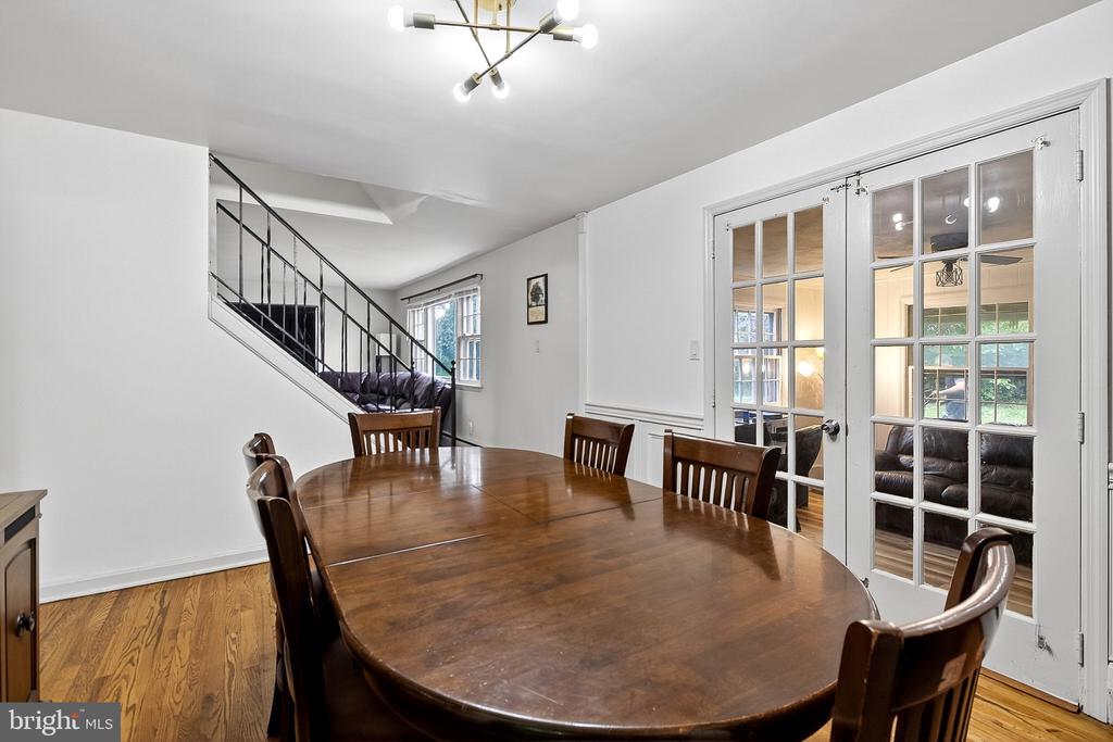 8 COLESBERY DRIVE