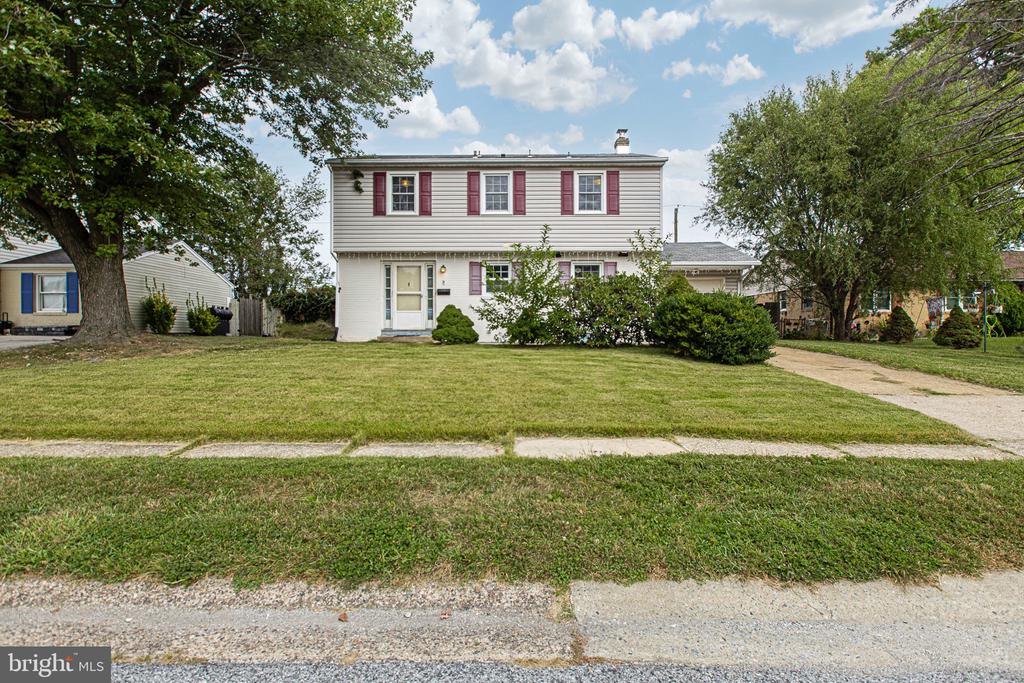 8 COLESBERY DRIVE