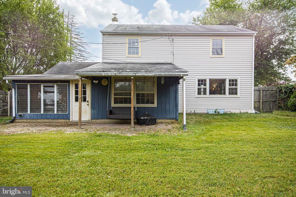 8 COLESBERY DRIVE
