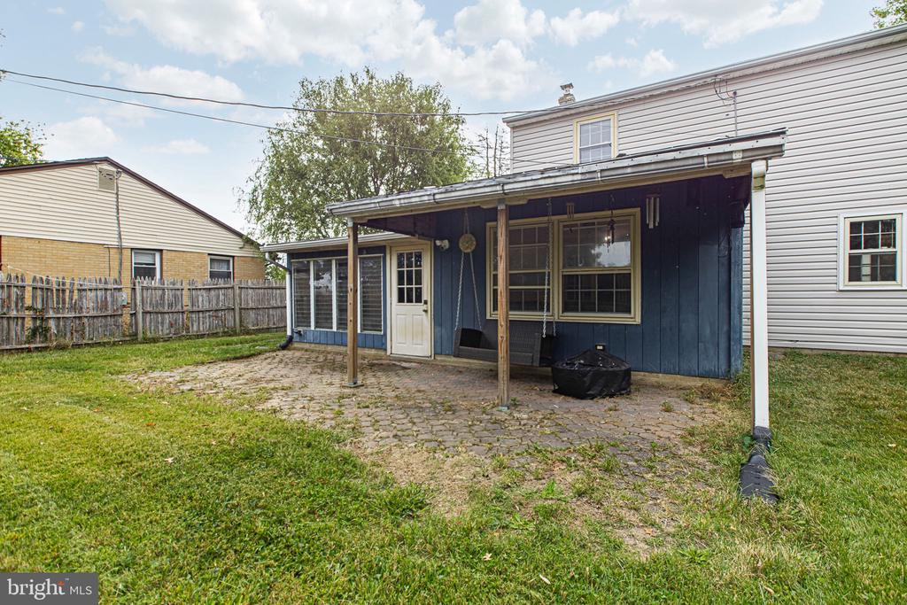 8 COLESBERY DRIVE