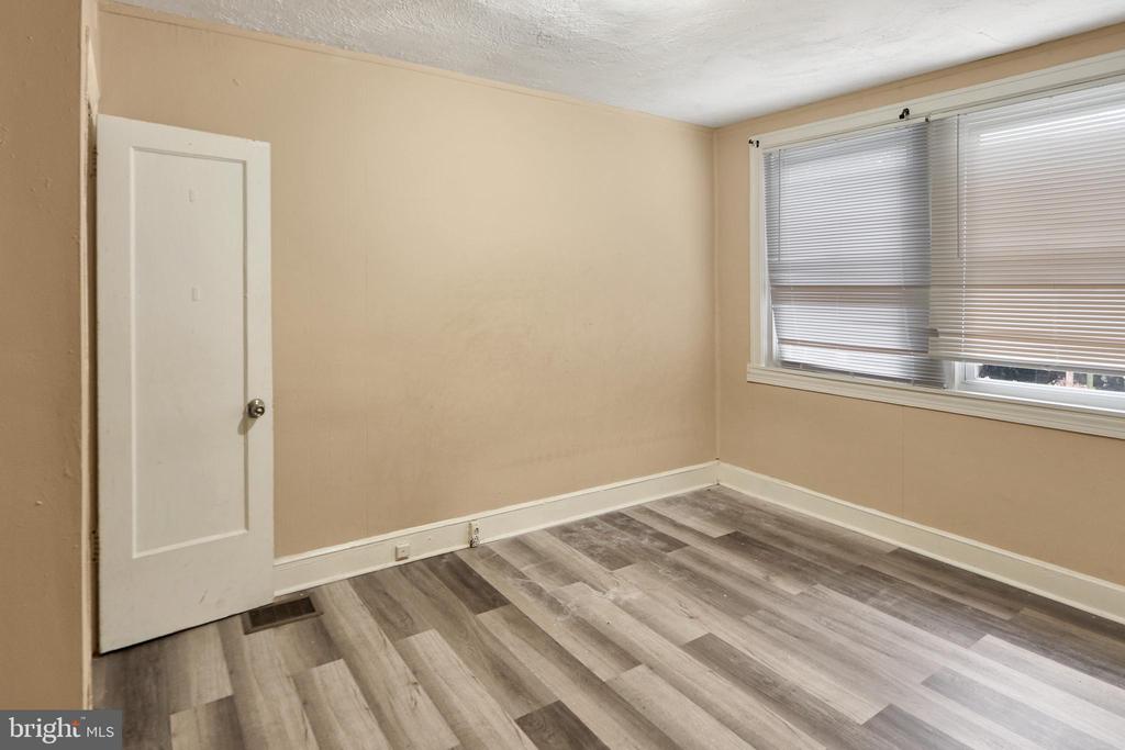 204 W 35TH STREET