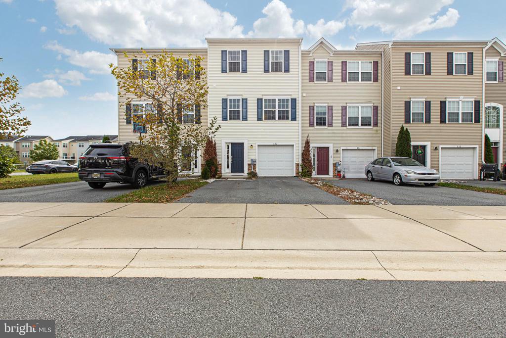 832 LISSICASEY LOOP
