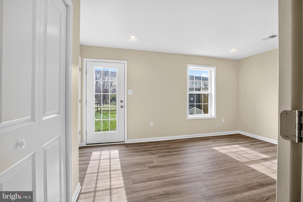 832 LISSICASEY LOOP