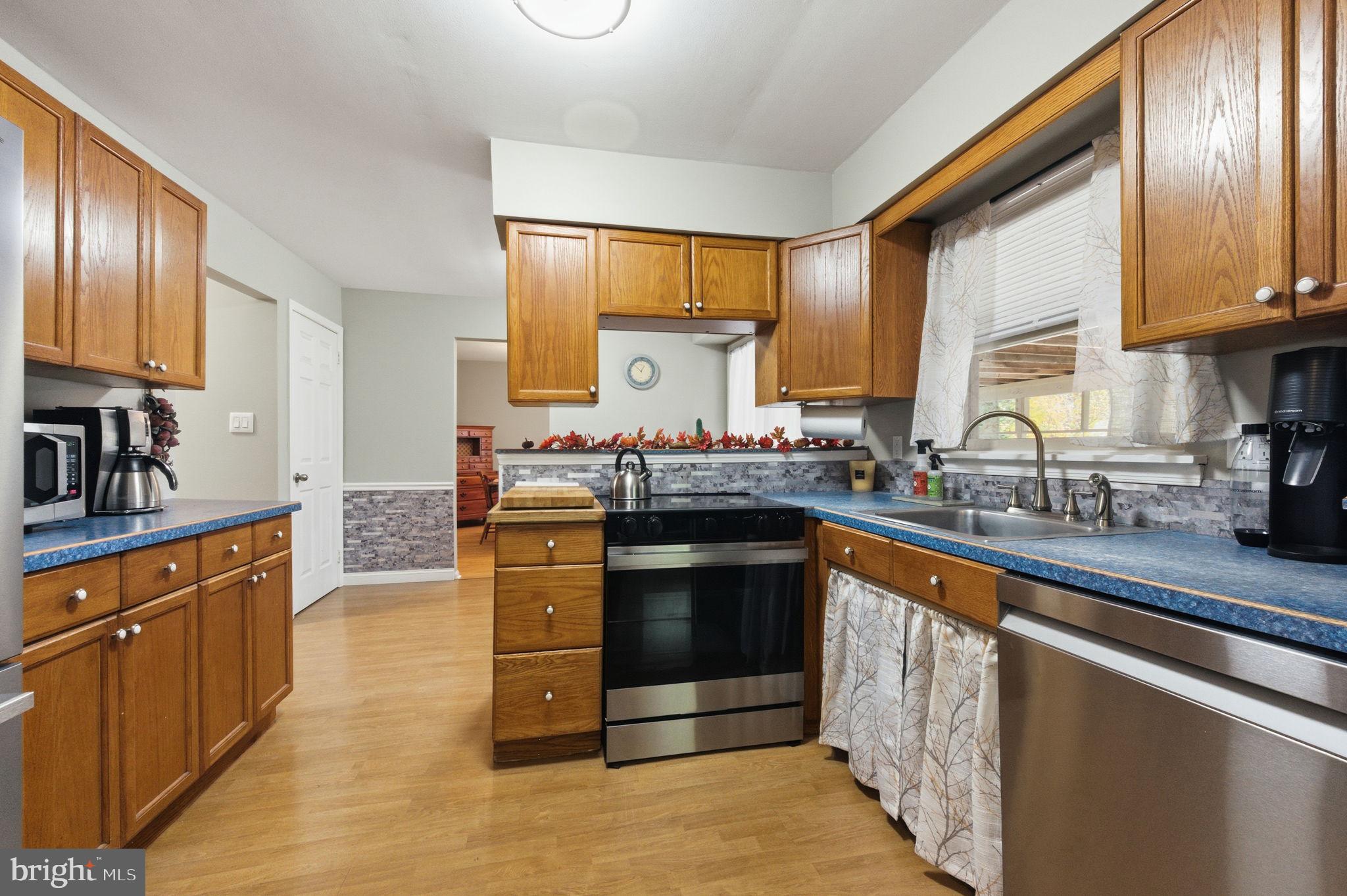 247 W BYNUM