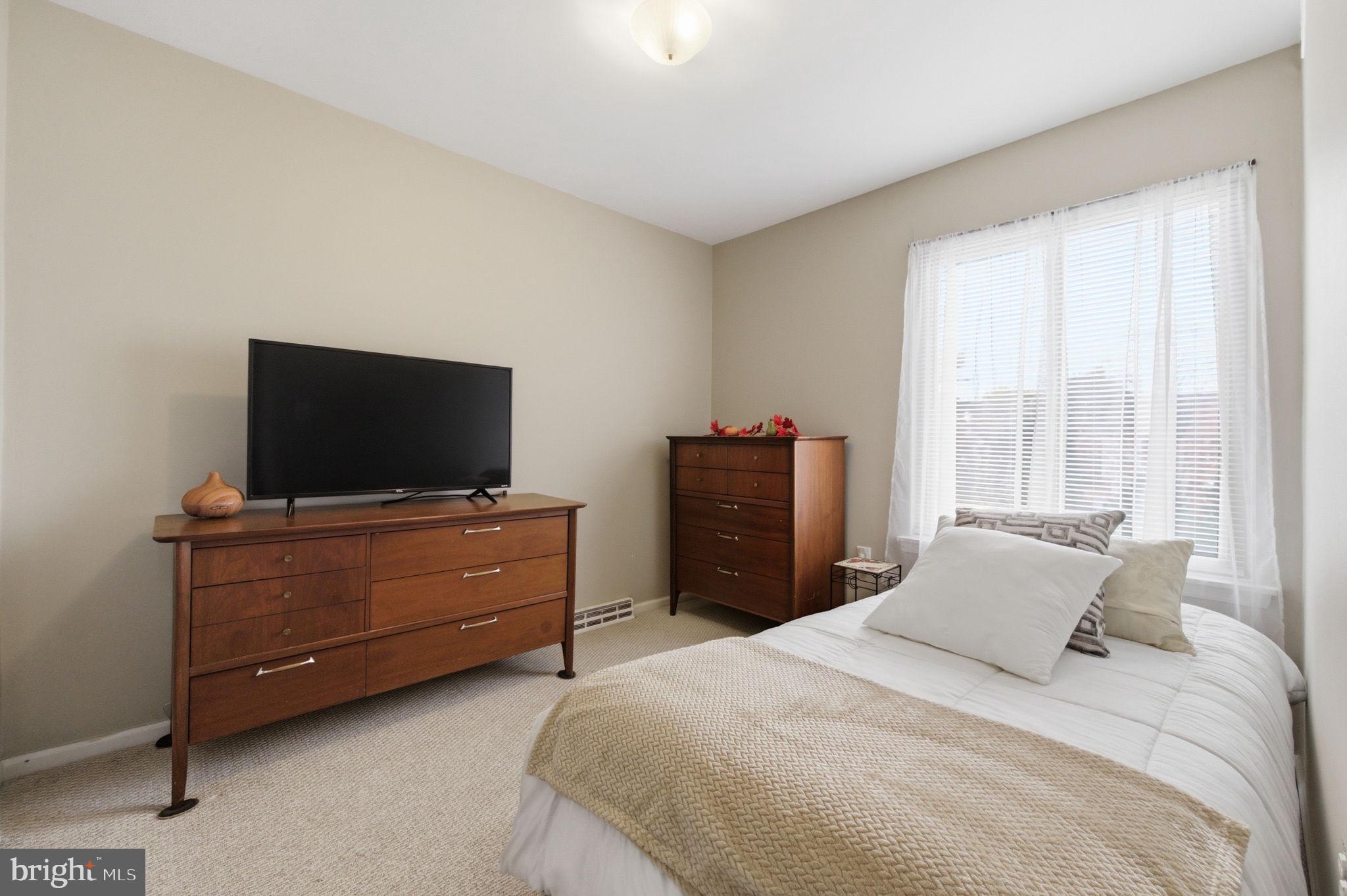 247 W BYNUM