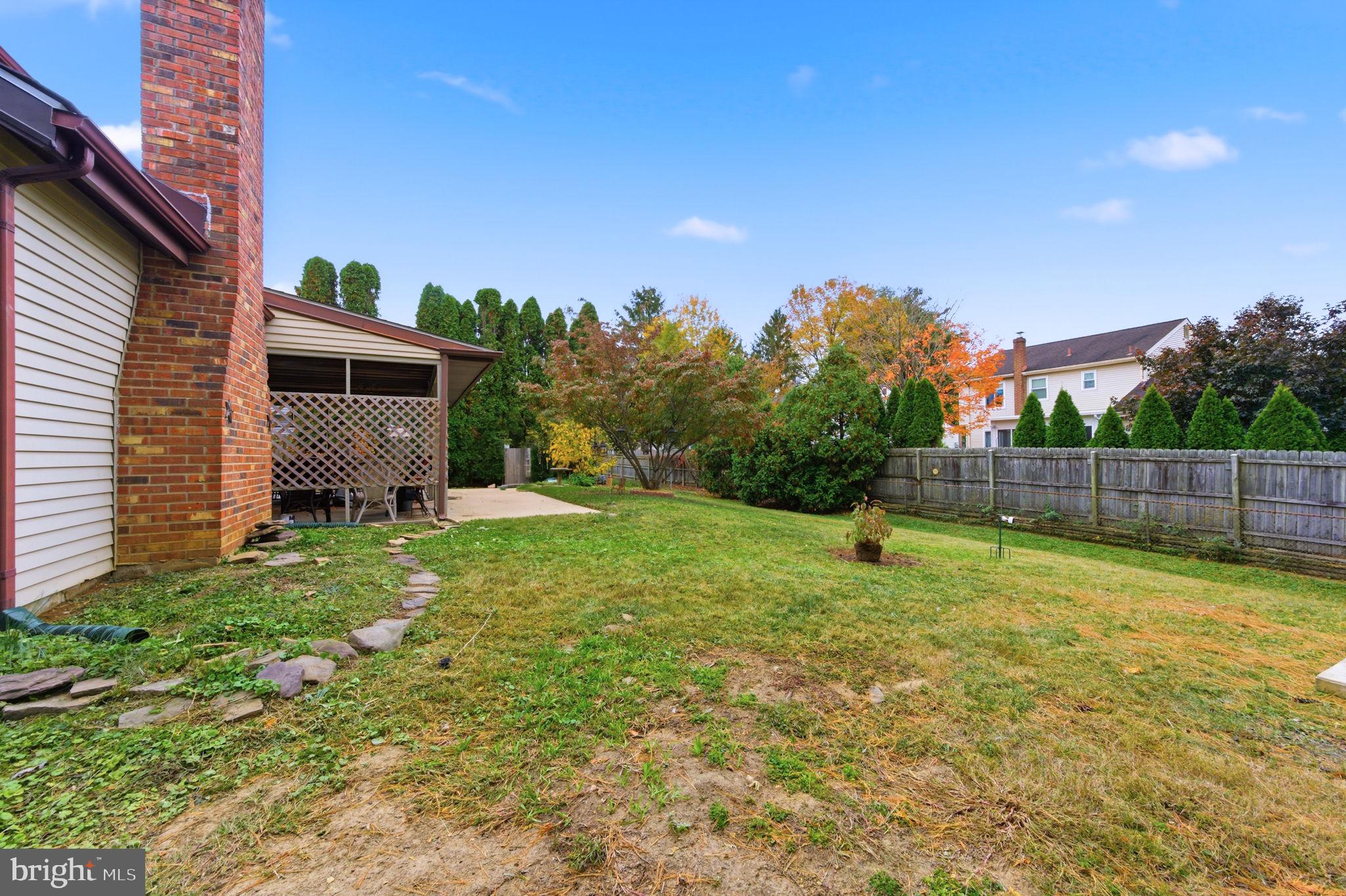 247 W BYNUM