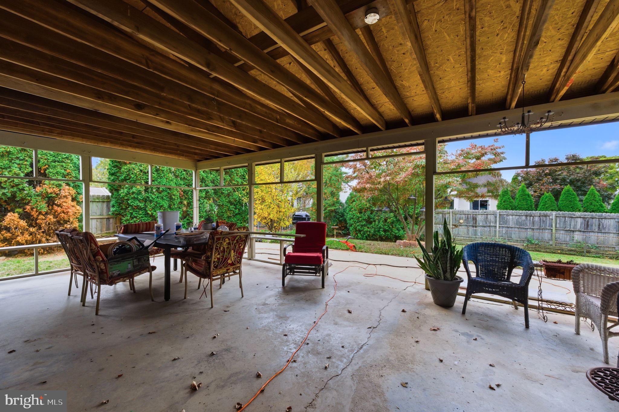 247 W BYNUM