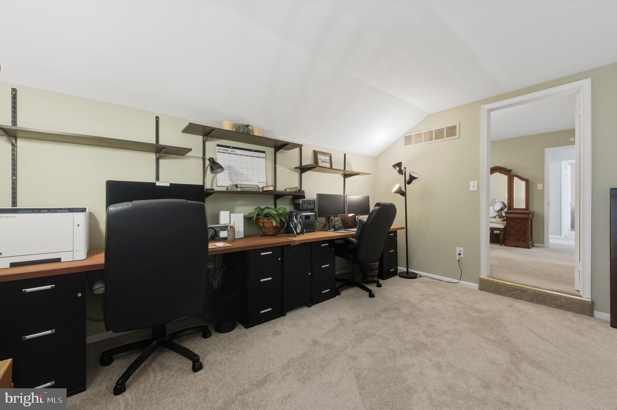 247 W BYNUM