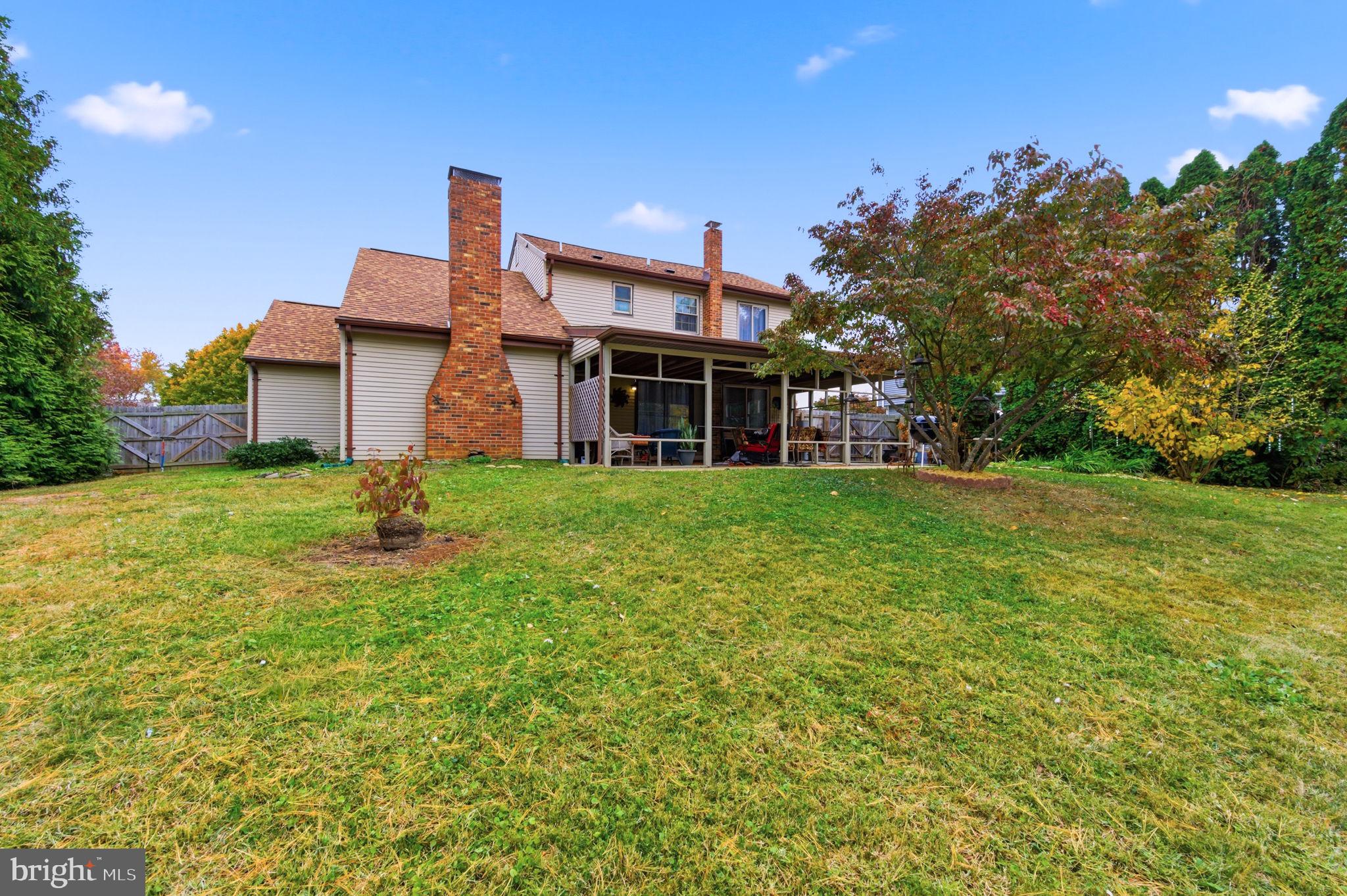 247 W BYNUM