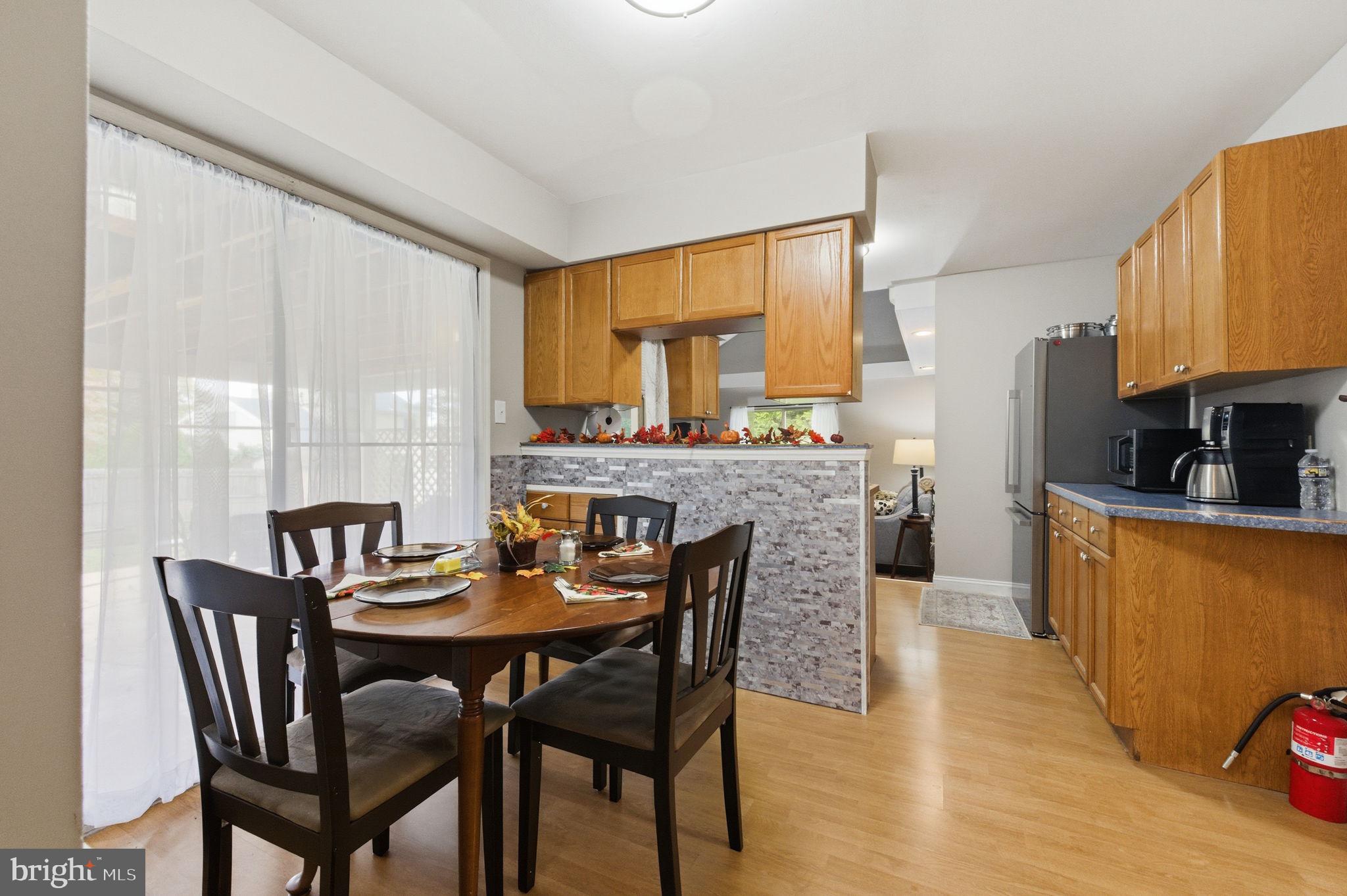 247 W BYNUM