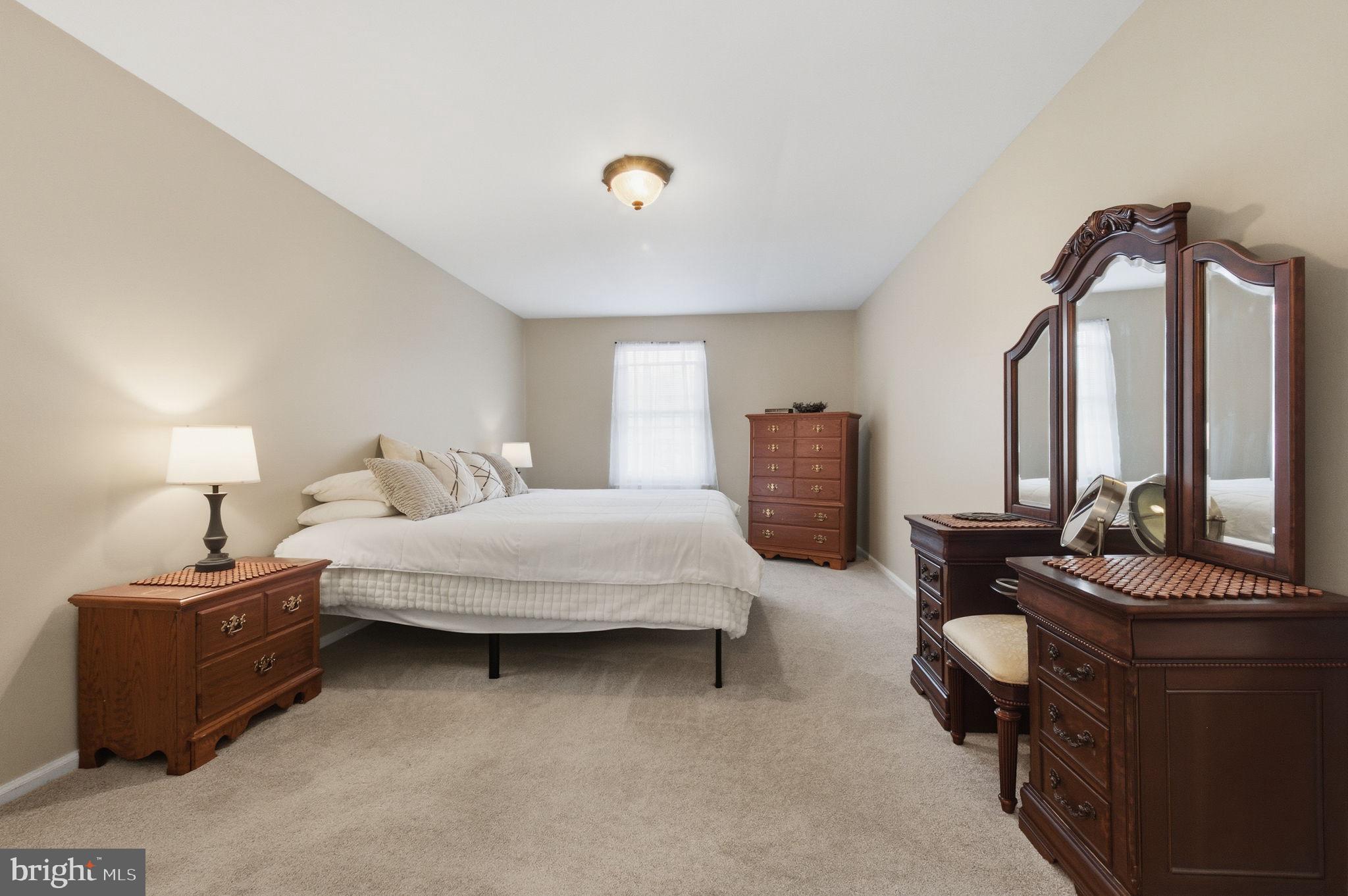 247 W BYNUM