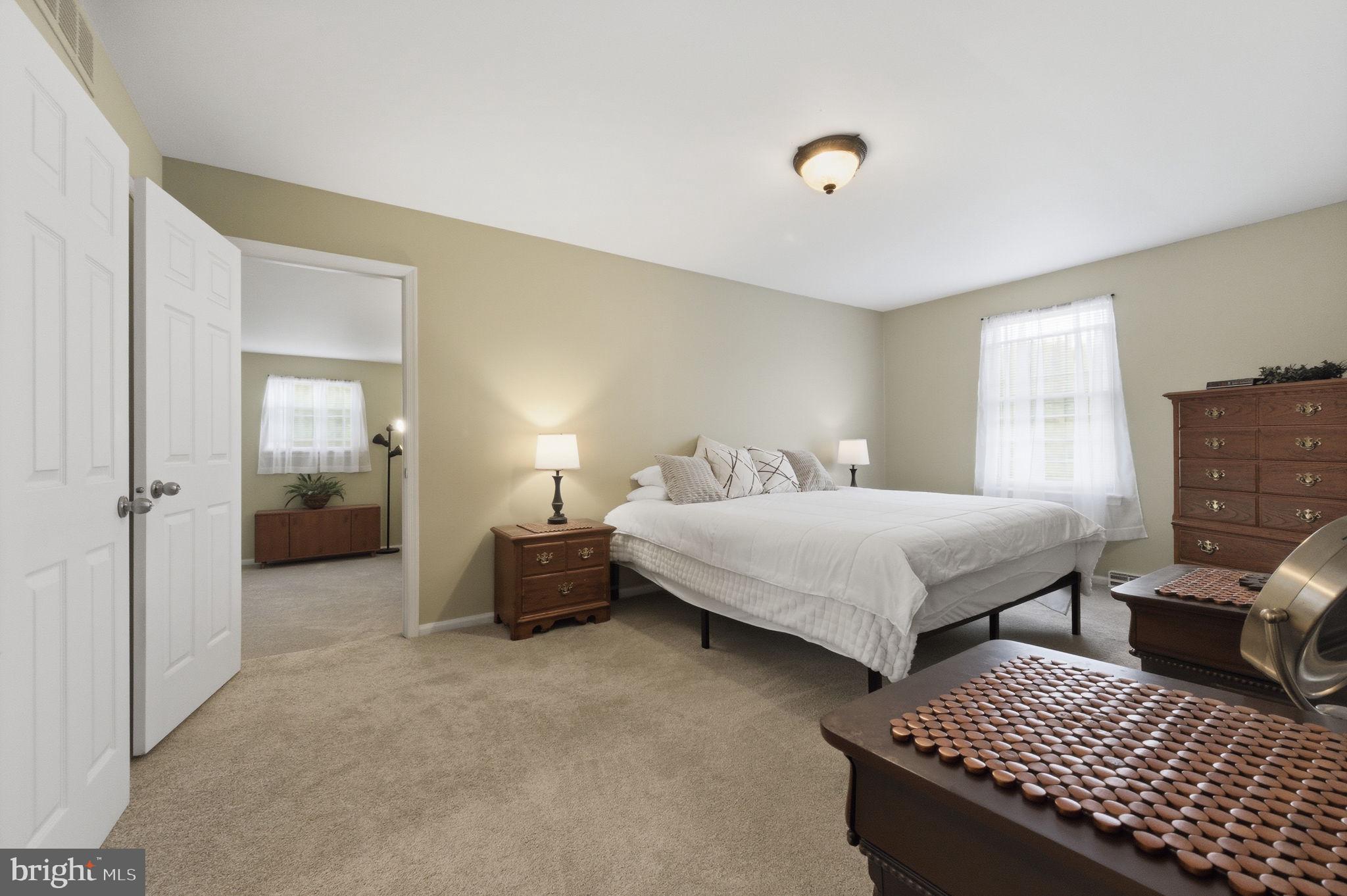 247 W BYNUM