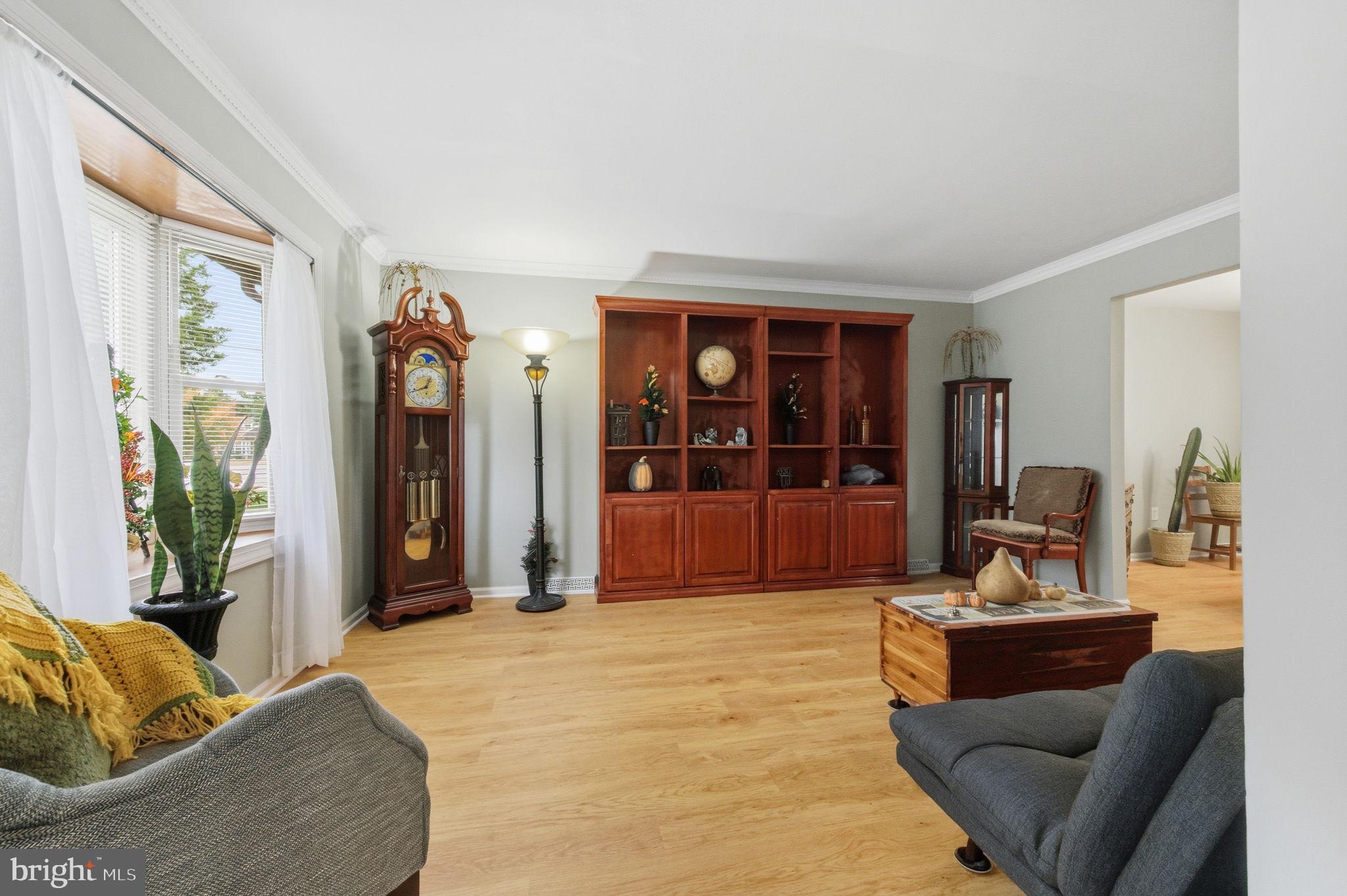 247 W BYNUM