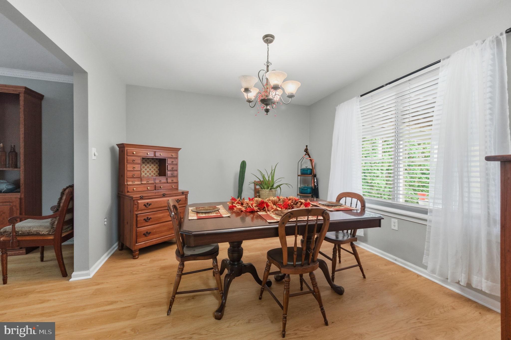 247 W BYNUM