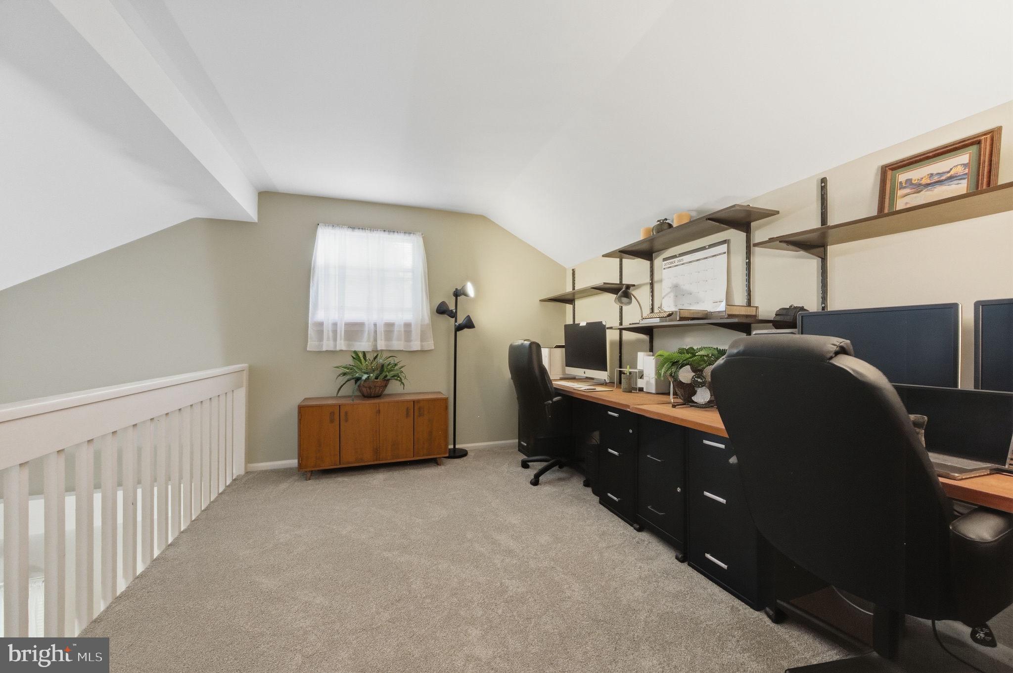 247 W BYNUM