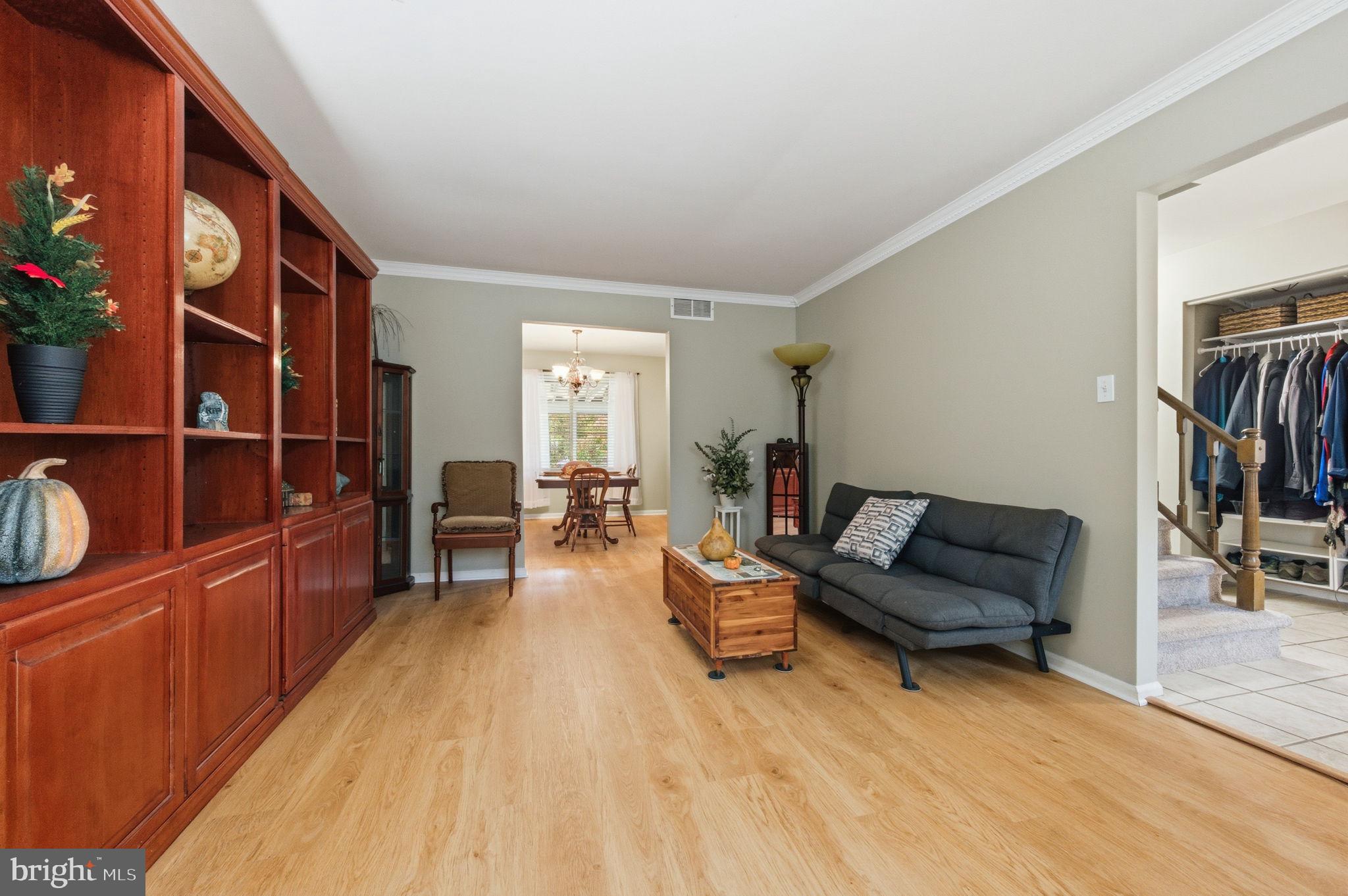 247 W BYNUM