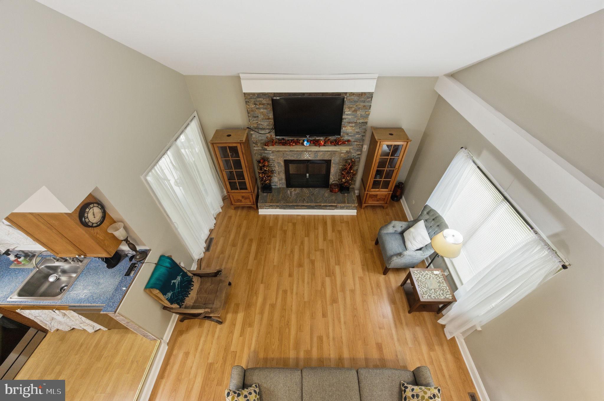 247 W BYNUM
