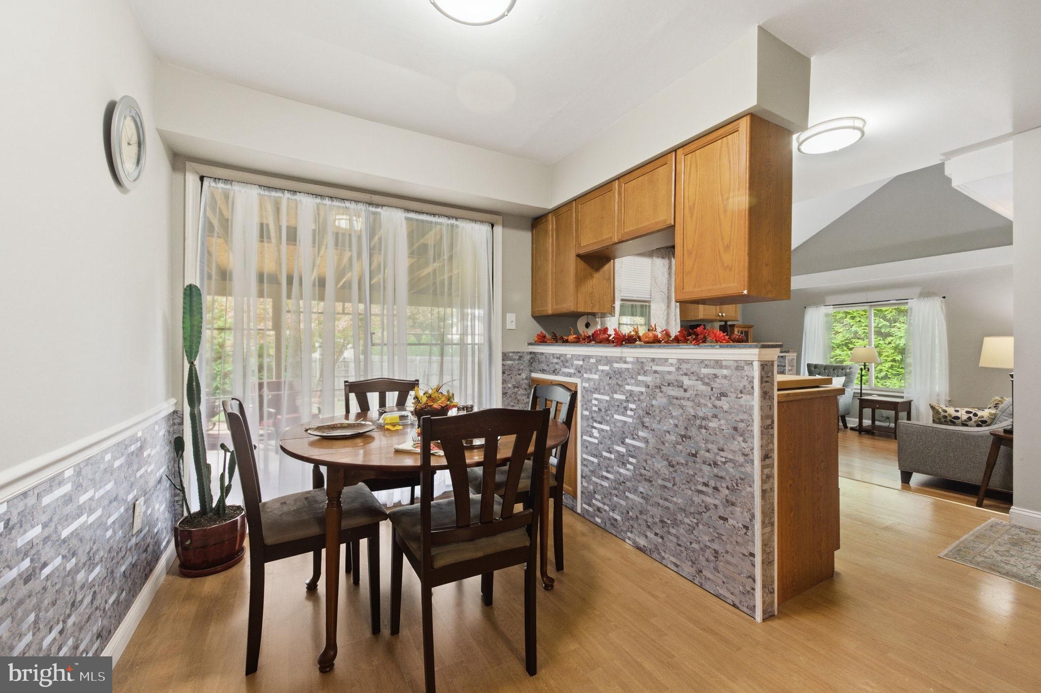 247 W BYNUM