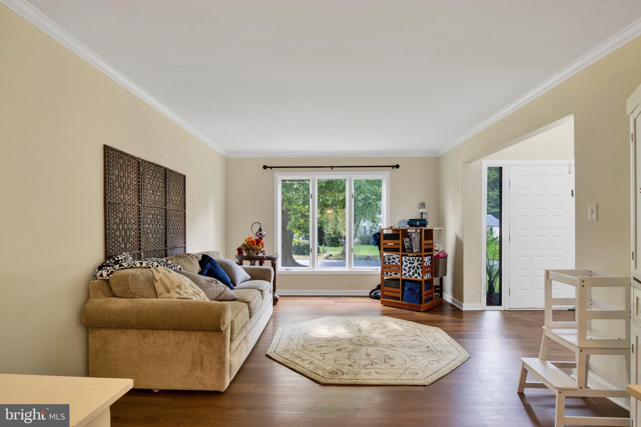 324 DELAPLANE AVENUE