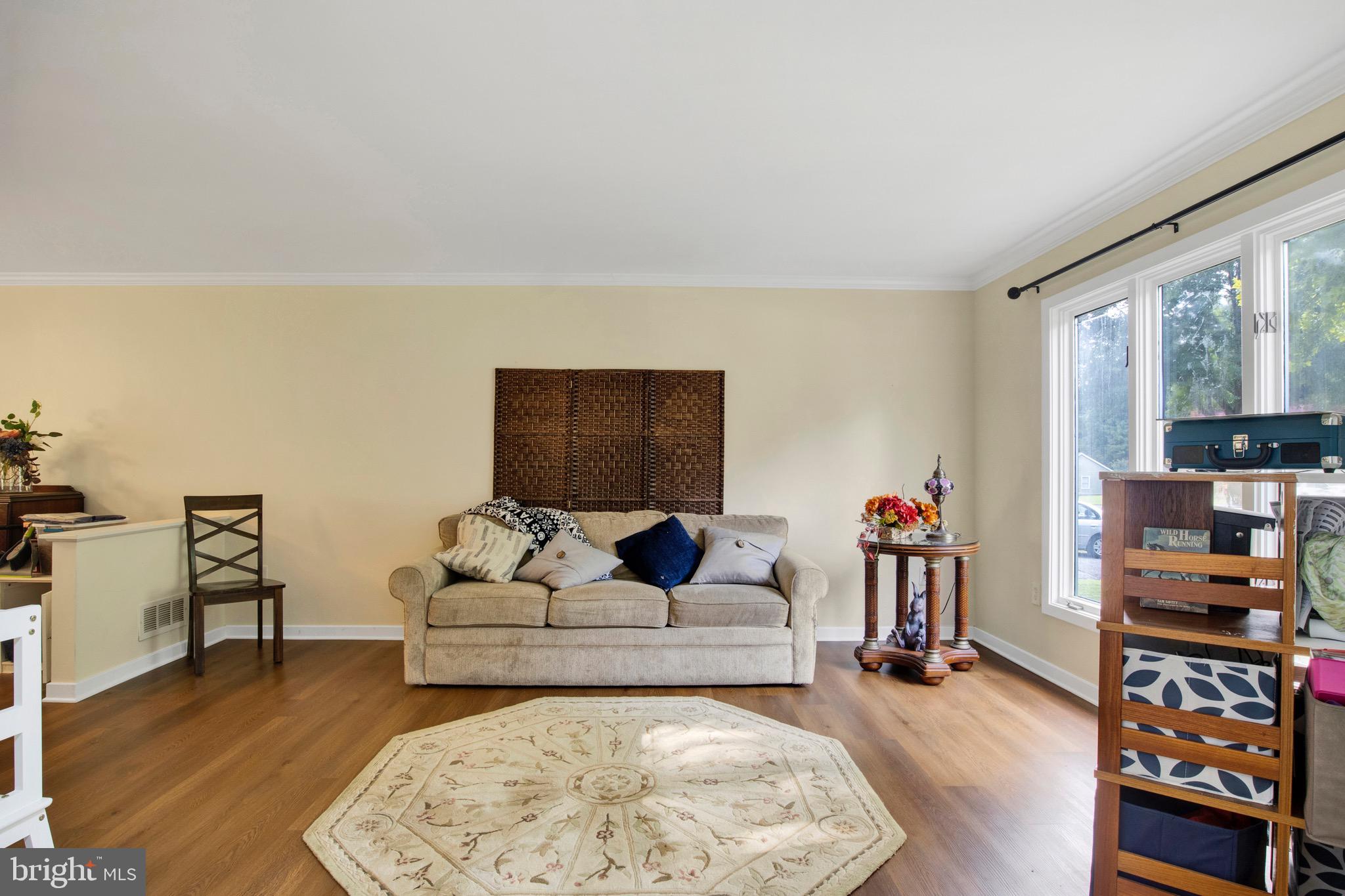 324 DELAPLANE AVENUE