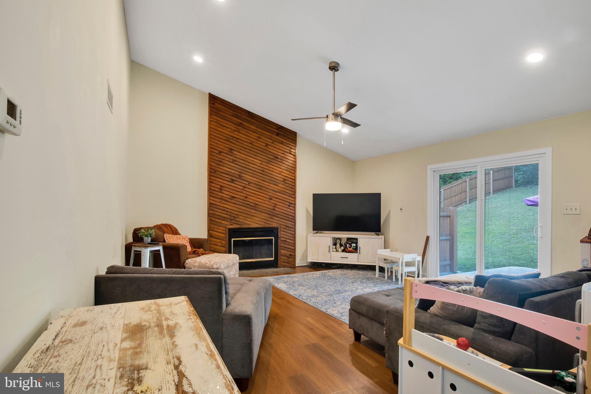 324 DELAPLANE AVENUE