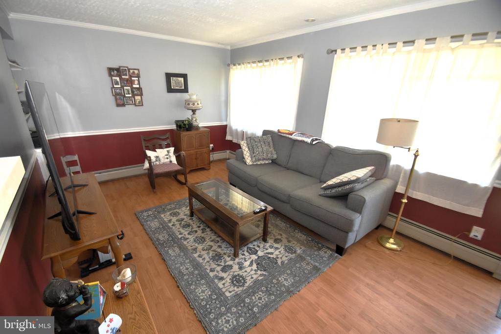 1512 FAULKLAND ROAD