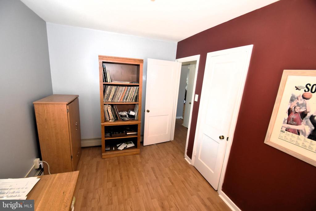 1512 FAULKLAND ROAD