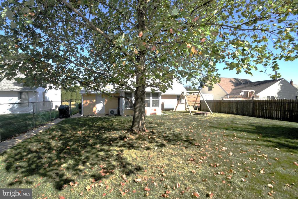 1512 FAULKLAND ROAD