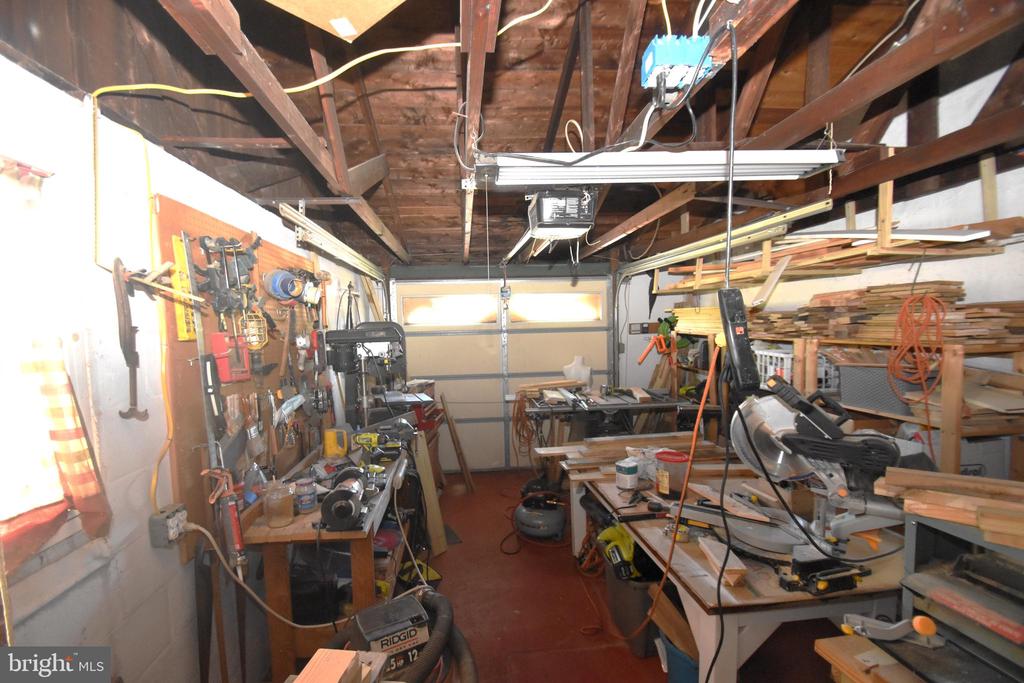 1512 FAULKLAND ROAD