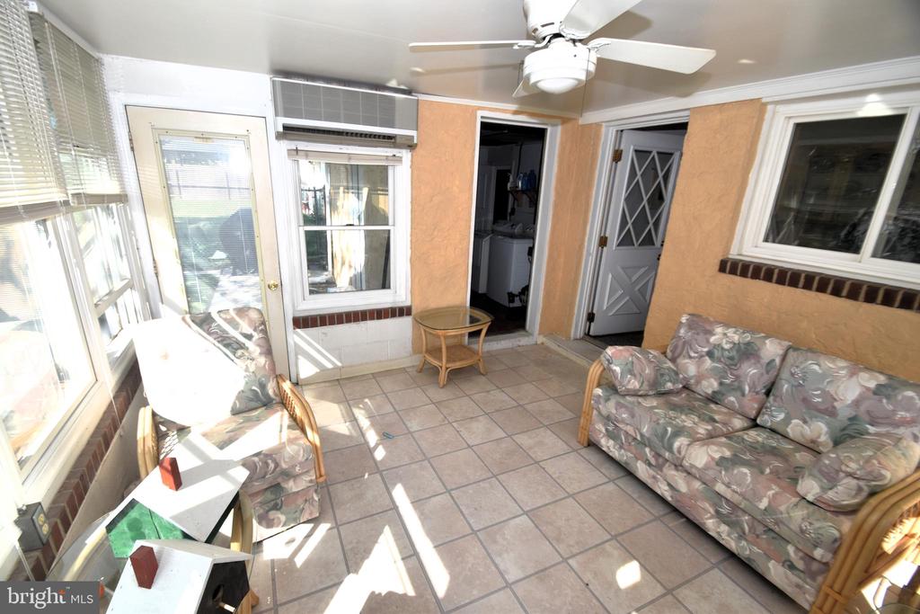 1512 FAULKLAND ROAD