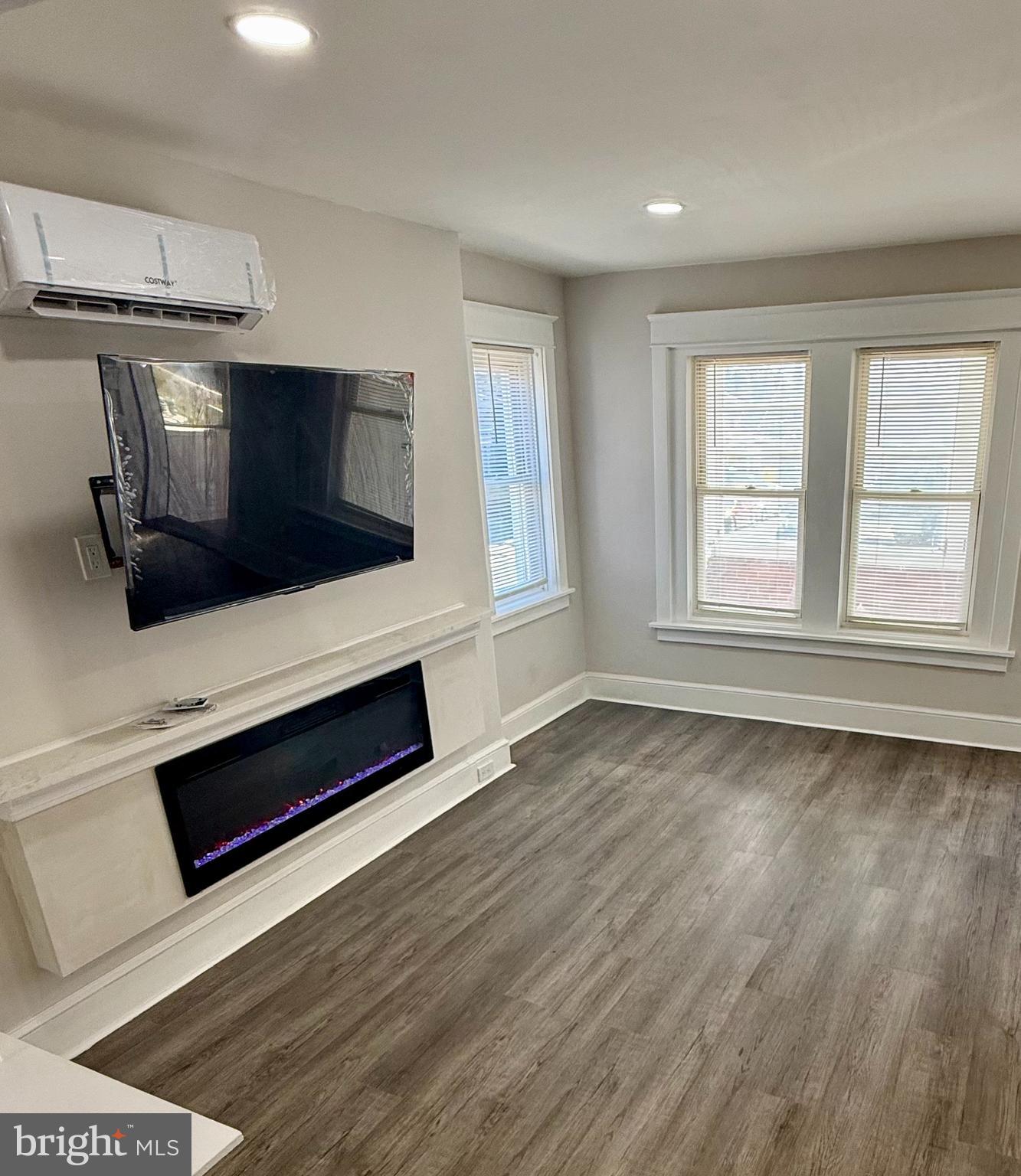 1921 N WASHINGTON STREET