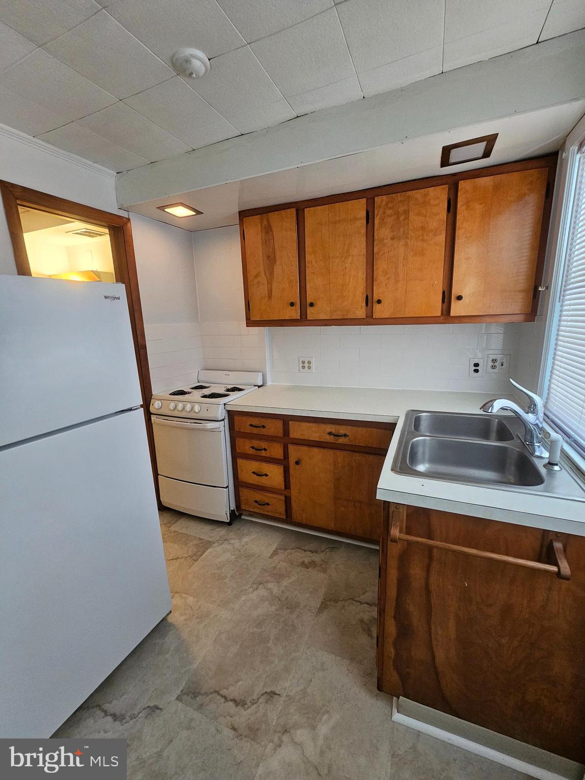 303 DELAWARE CIRCLE 4