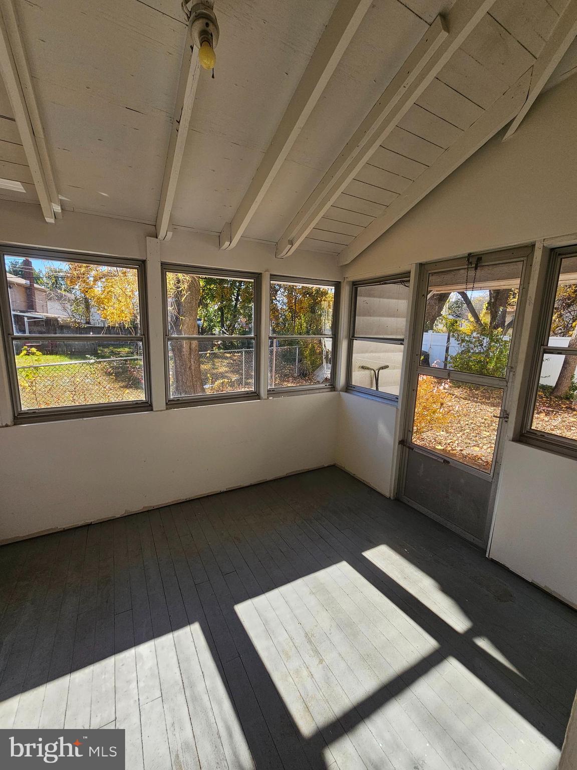 303 DELAWARE CIRCLE 4