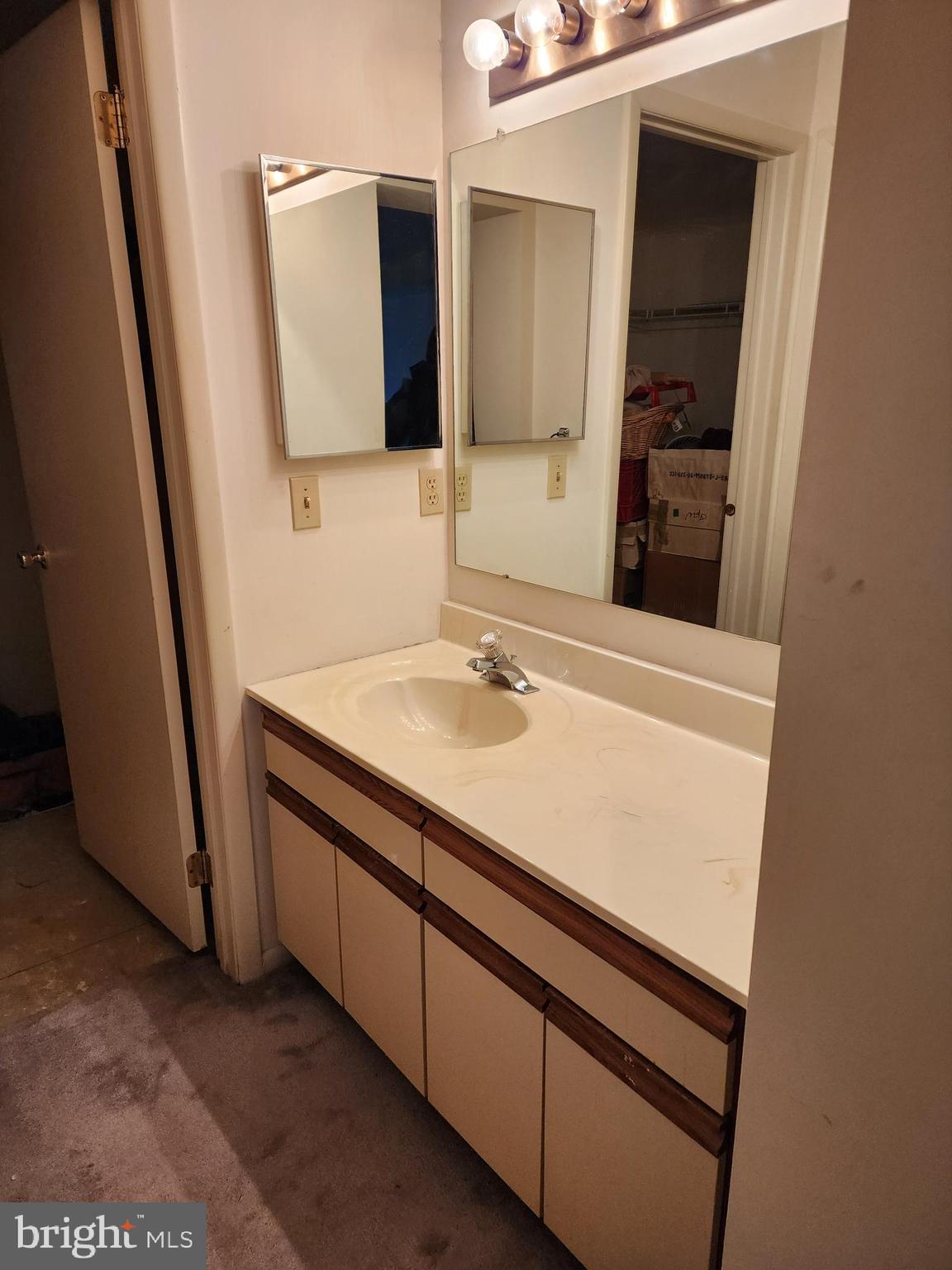 2407 CREEKSIDE DRIVE 55