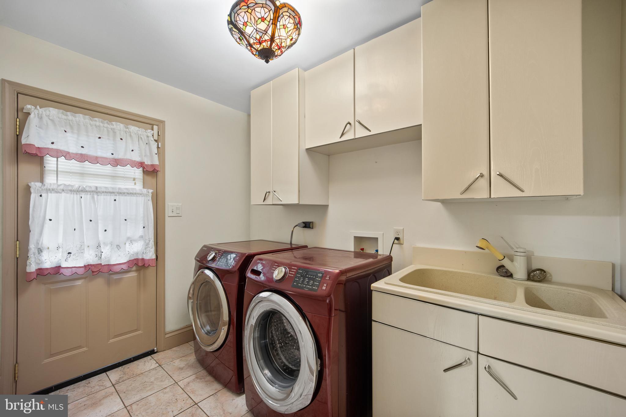 907 WHITE CLAY TERRACE