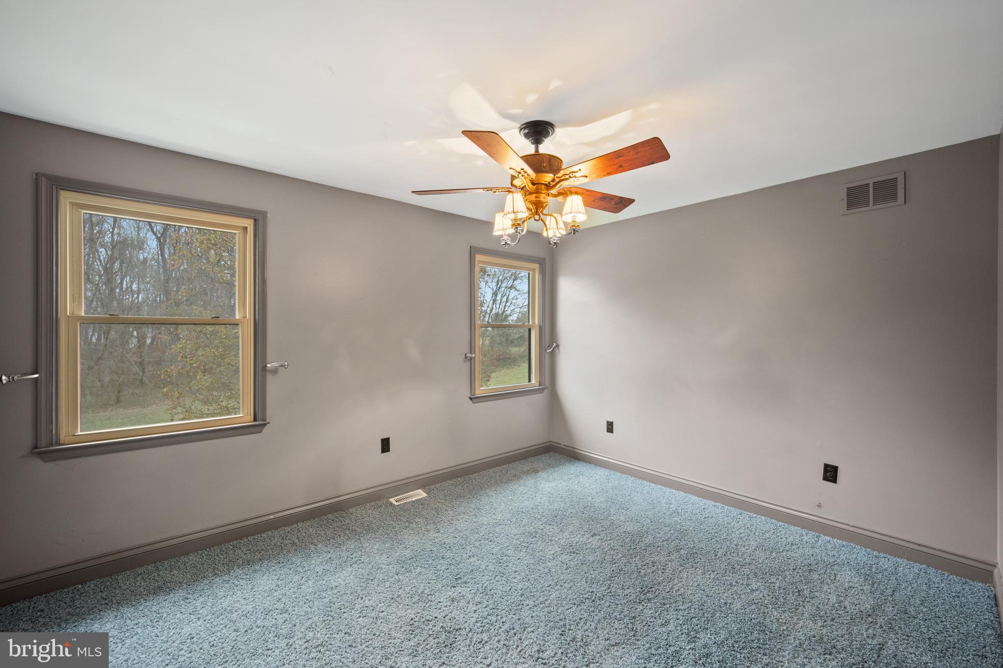 907 WHITE CLAY TERRACE