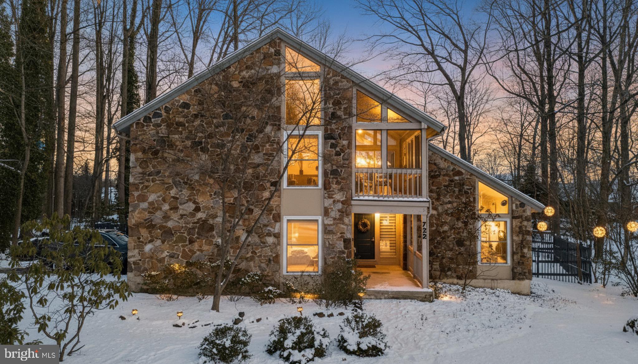 722 FOXDALE ROAD