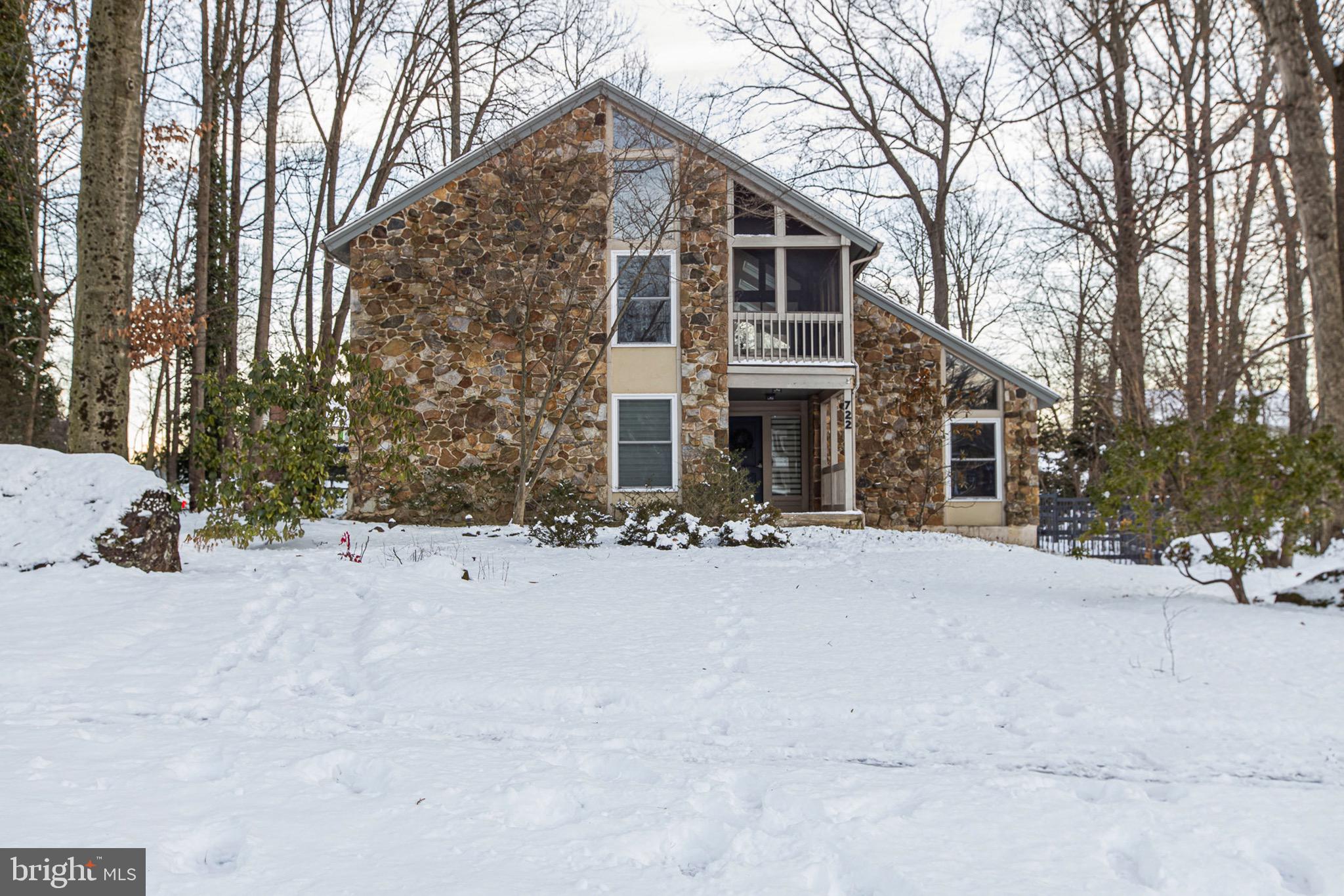 722 FOXDALE ROAD