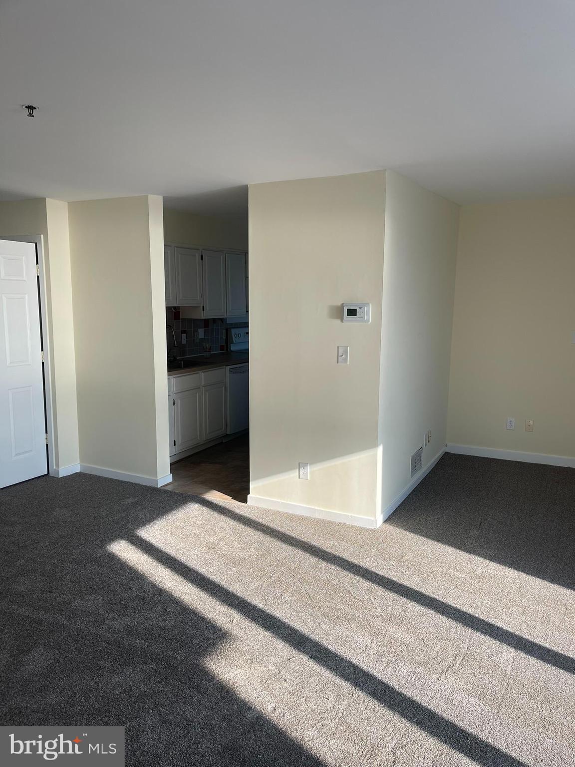 5215 LE PARC DRIVE 8