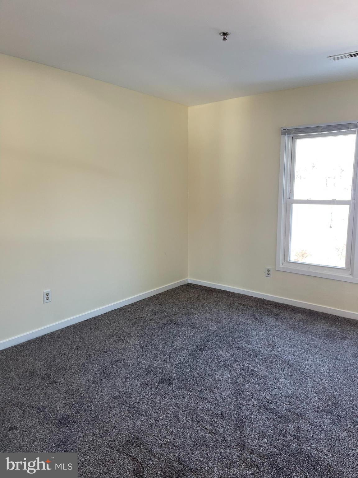 5215 LE PARC DRIVE 8