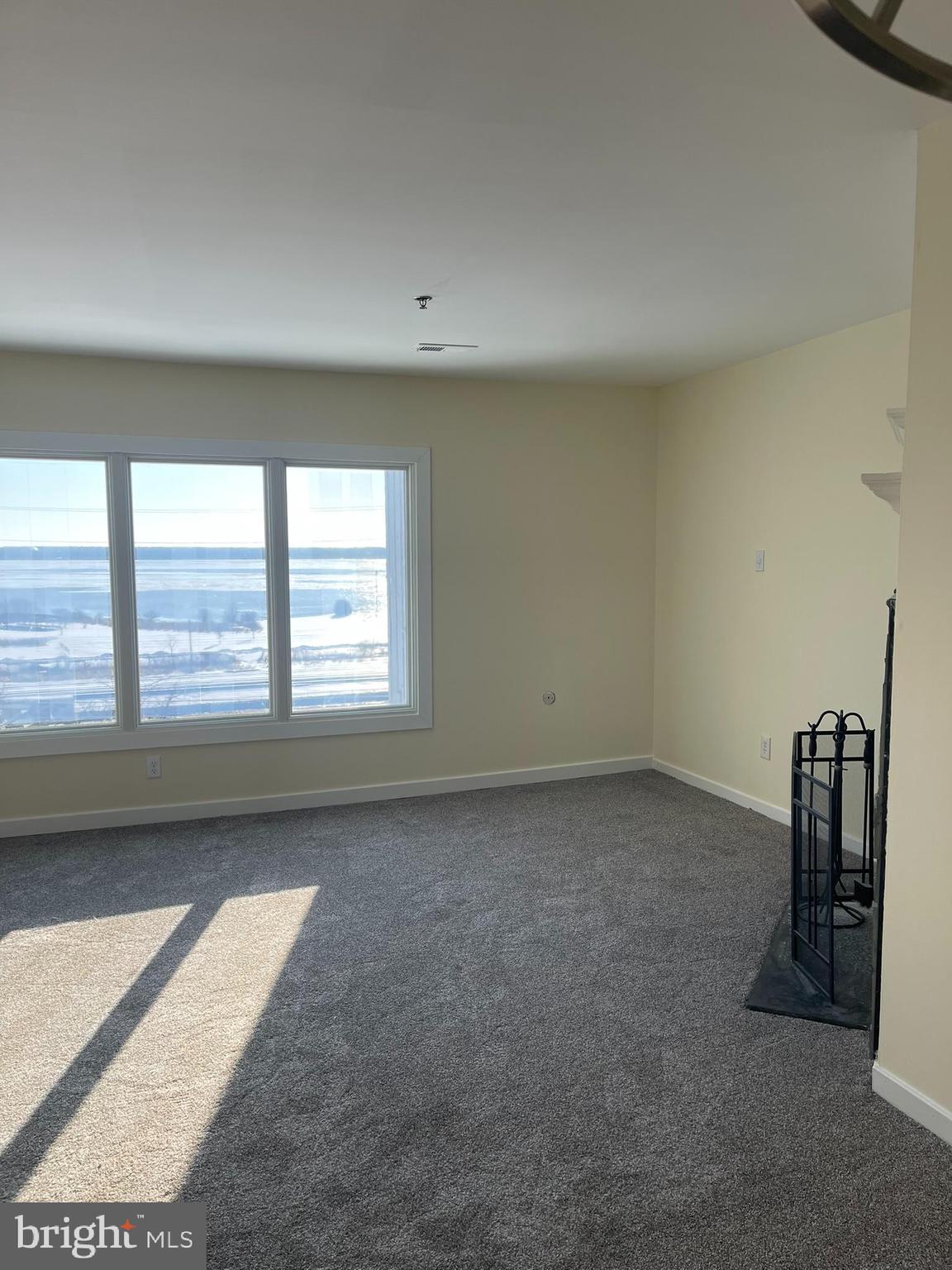 5215 LE PARC DRIVE 8