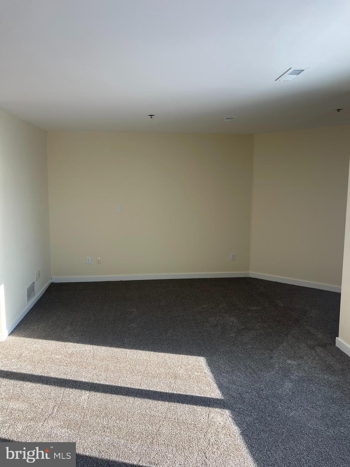 5215 LE PARC DRIVE 8