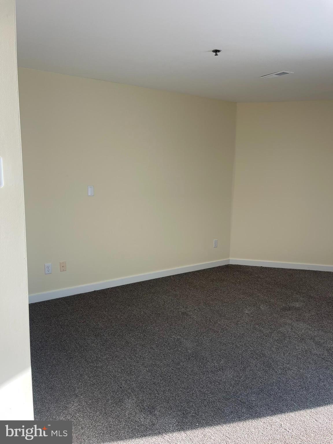 5215 LE PARC DRIVE 8