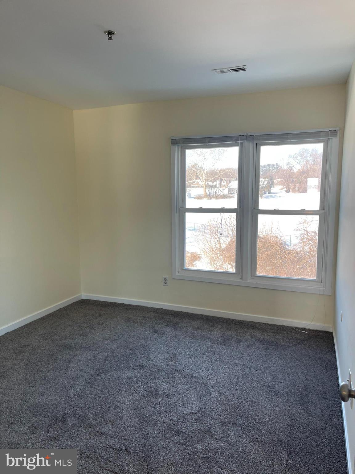 5215 LE PARC DRIVE 8