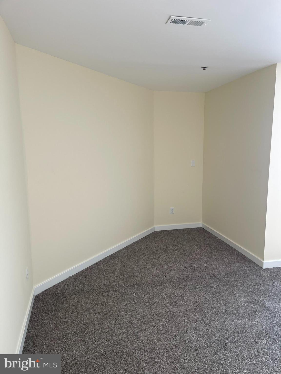 5215 LE PARC DRIVE 8