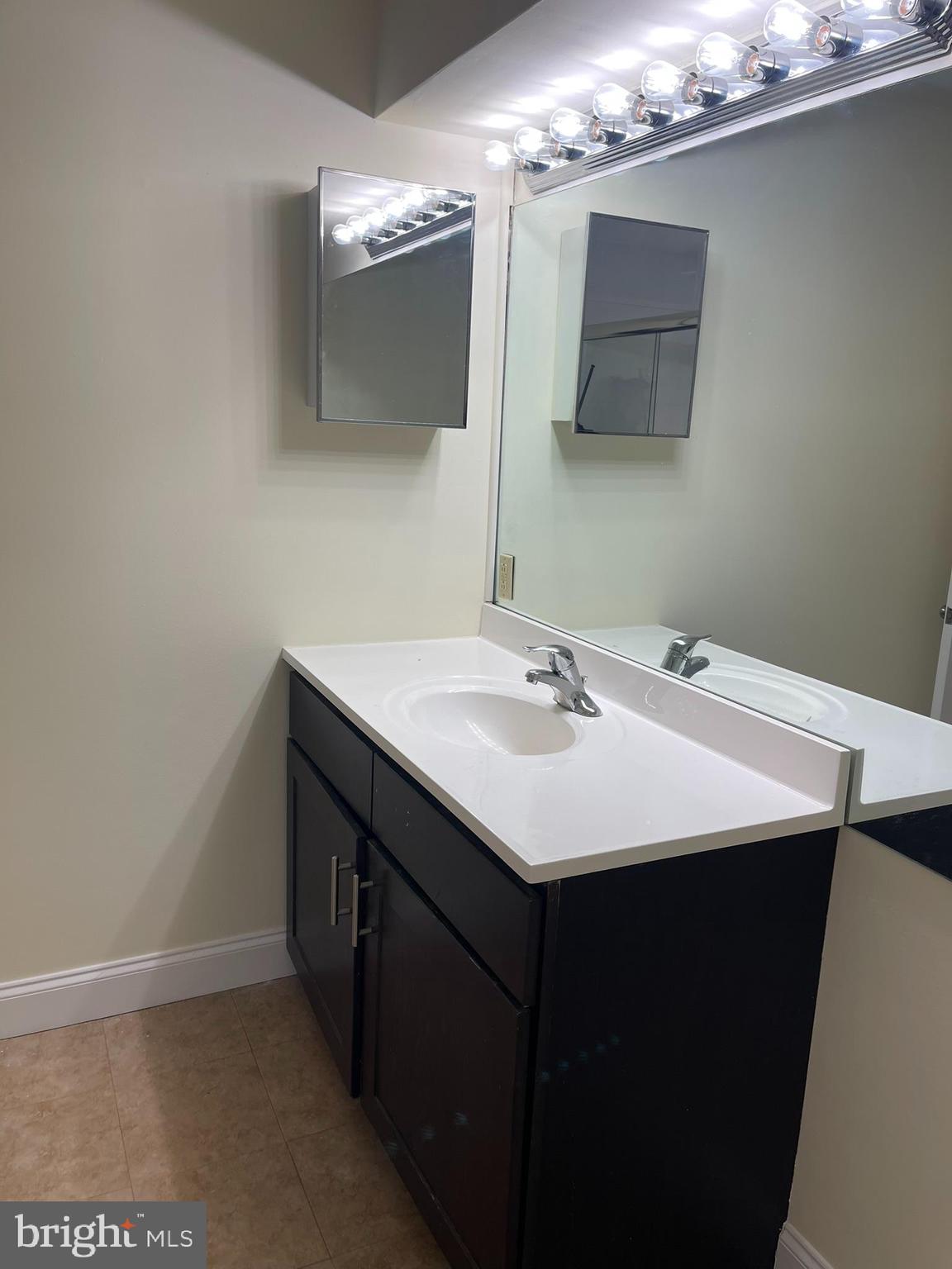 5215 LE PARC DRIVE 8