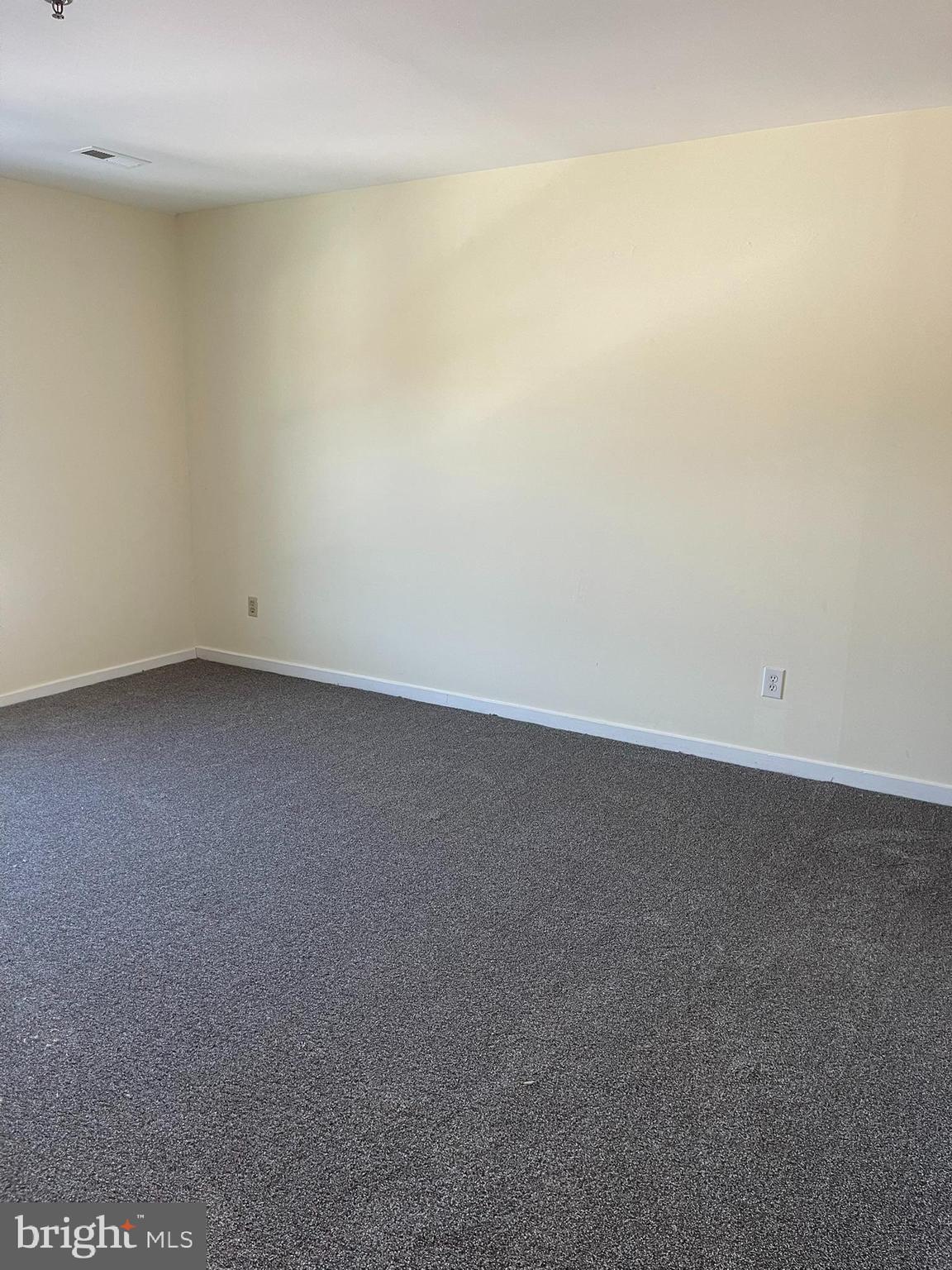 5215 LE PARC DRIVE 8