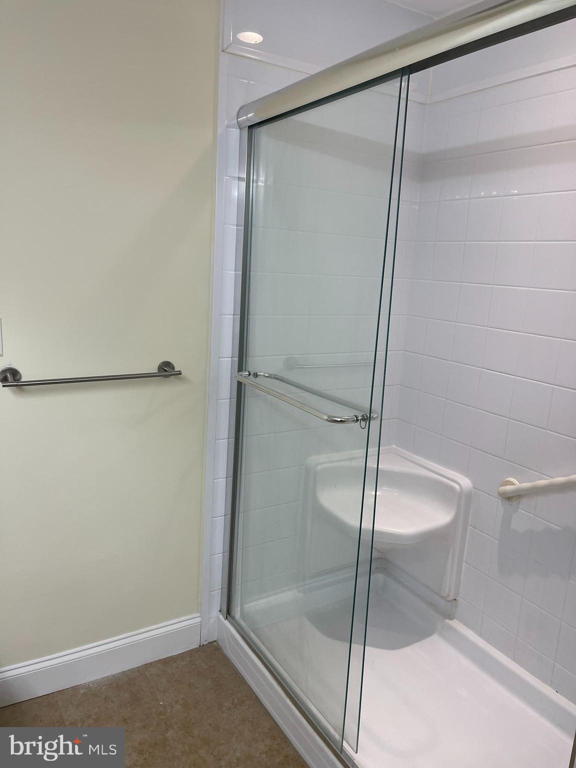 5215 LE PARC DRIVE 8